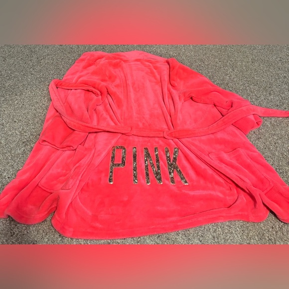 Victoria's Secret PINK Cozy Plush robe - Picture 2 of 4